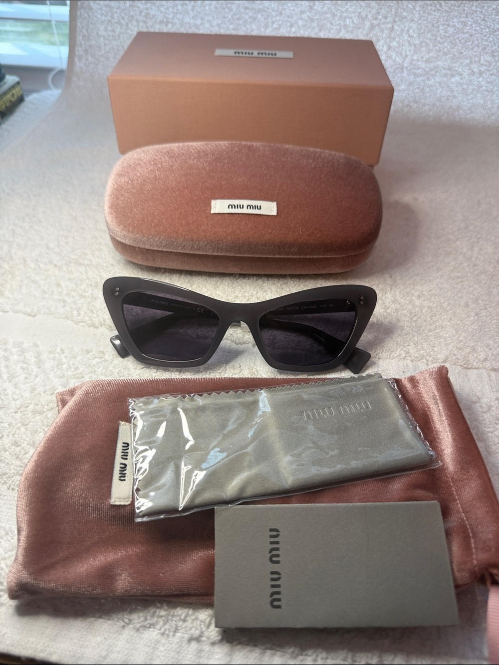 Authentic NIB Miu Miu SMU 03XS 03N6O2 Gray Plastic Cat-Eye Sunglasses
